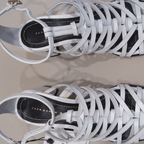 NWT Strappy heels - Picture 8 of 14